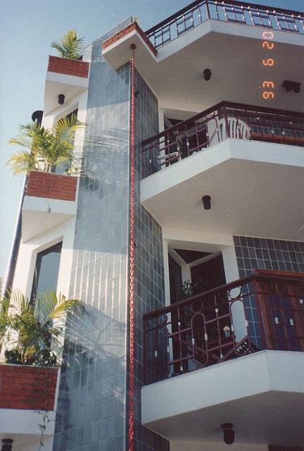 28- Fachada Frontal - Residencia - Tremembe.jpg